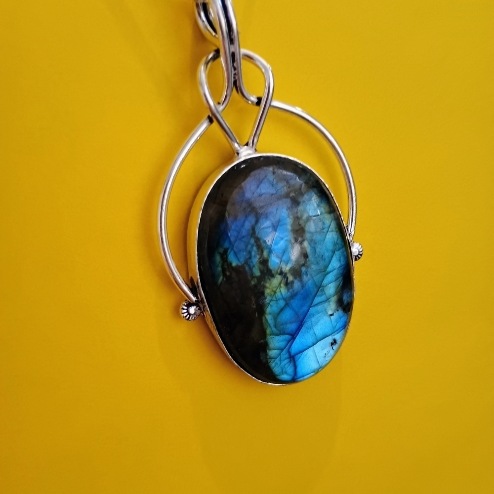 Elegant Silver Blue Stone Pendant Necklace